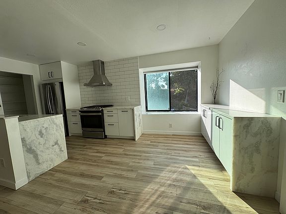 2nd image of 552 Canyon Dr