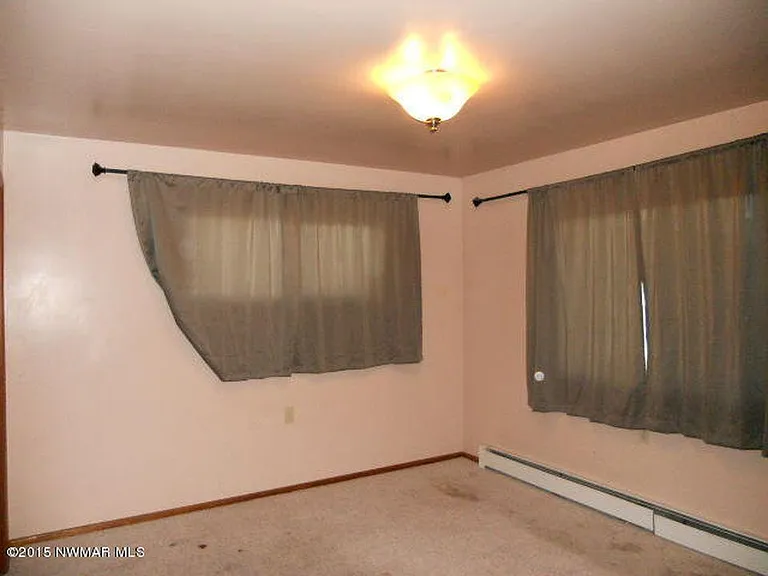1318 America Ave — Photo 12