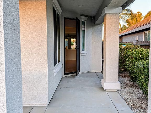 Front Doot Entrance