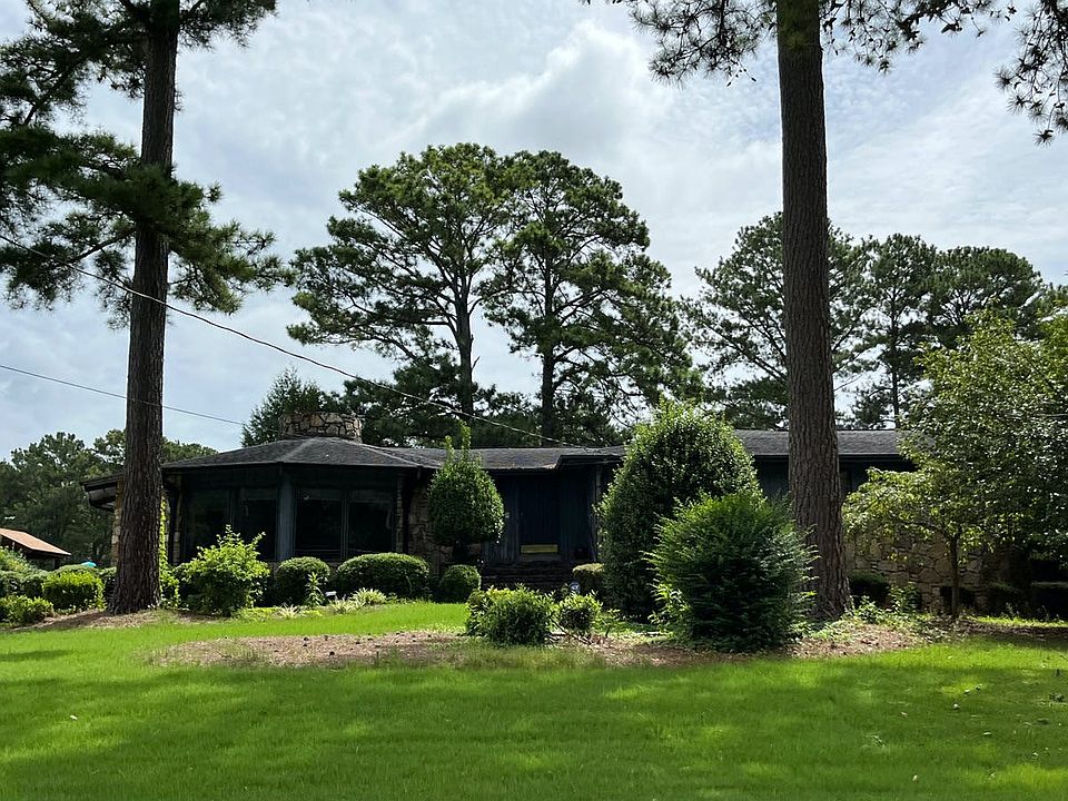 1st image of 3680 Sandhill Dr SE