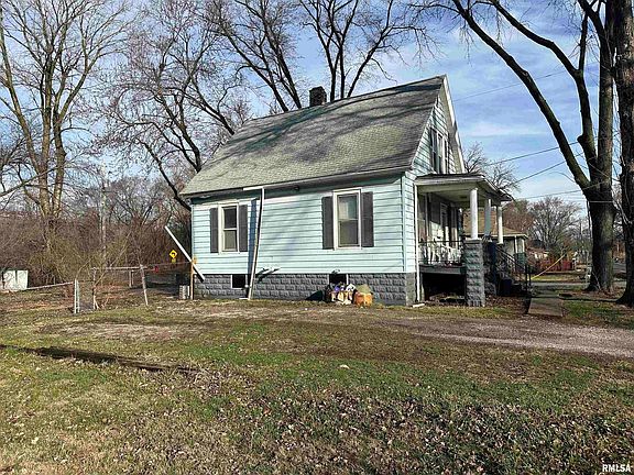 3rd image of 1037 N Wesley St