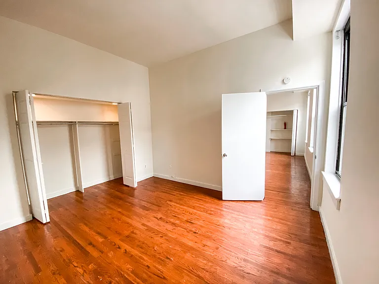 1136 Pine St #203 — Photo 6