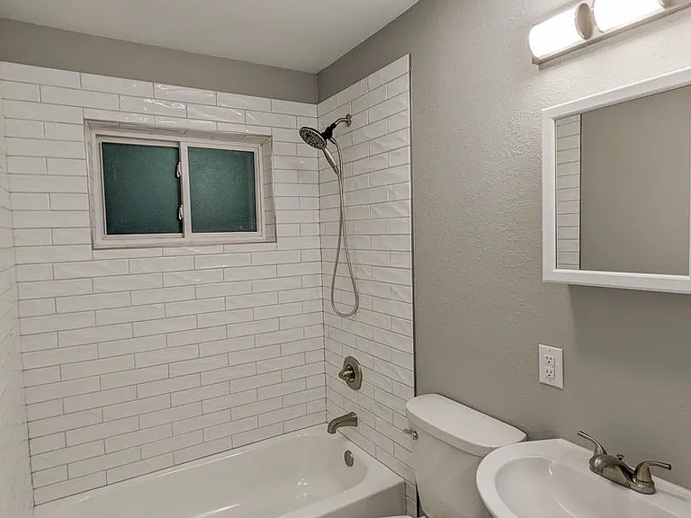 3115 Oliver St — Photo 5