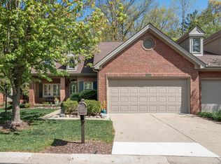 1238 Valley Cir, Rochester, MI 48309