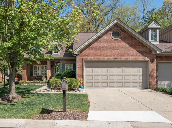 1238 Valley Cir, Rochester, MI 48309