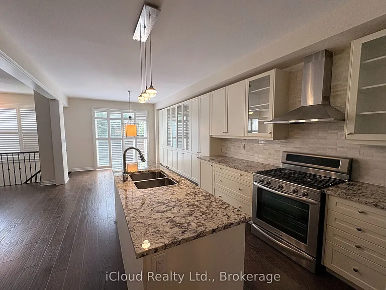 2466 Village Cmn — Photo 13