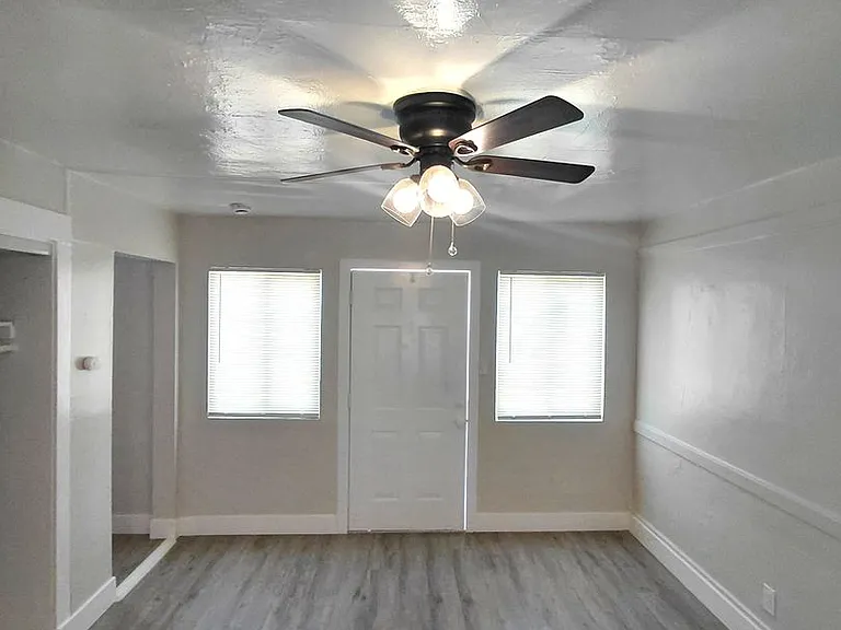 817 S Palos Verdes St — Photo 2
