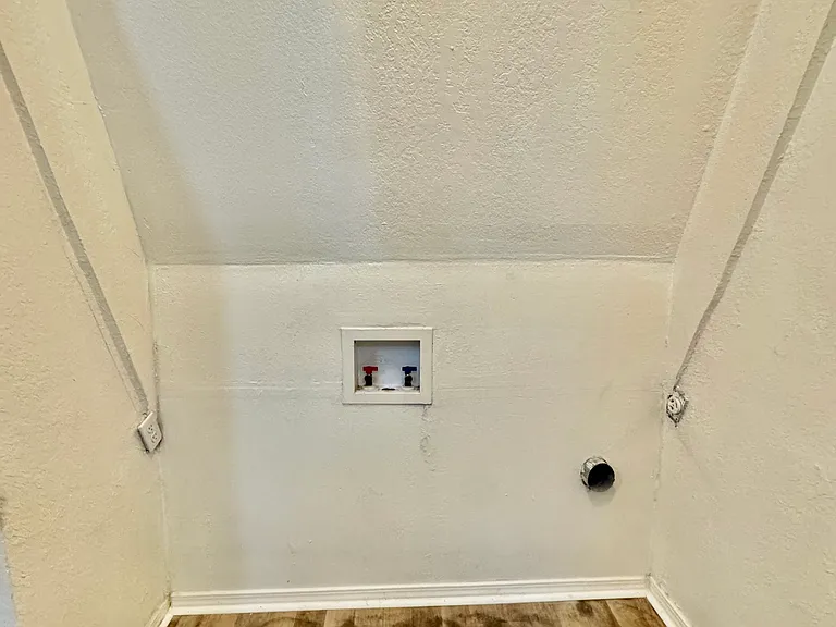 2401 SW 43rd St #6 — Photo 10