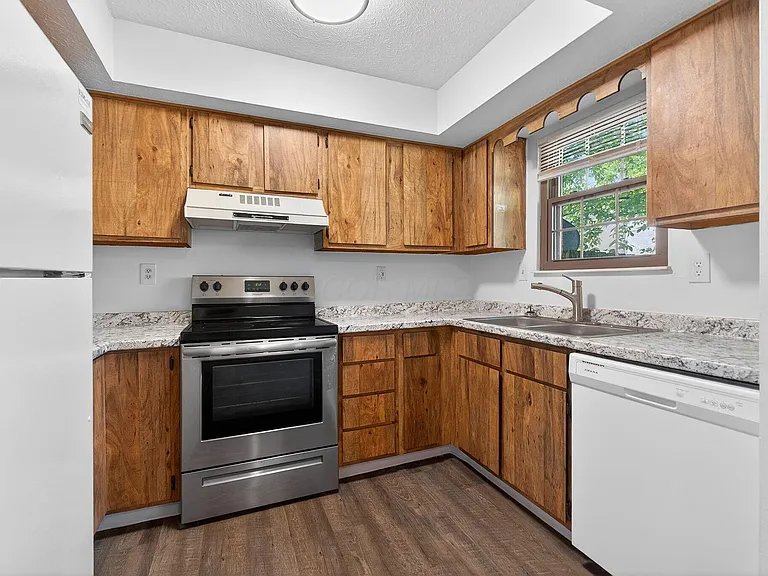 6477 Brookedge Ct — Photo 17