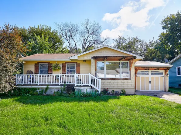 106 S P St, Indianola, IA 50125