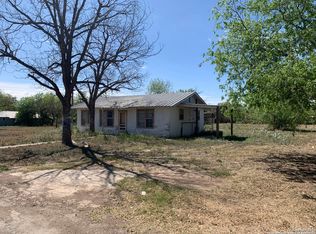851 S High St, Uvalde, TX 78801