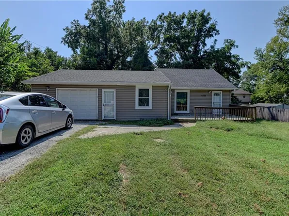 4521 NE 45th St, Kansas City, MO 64117
