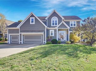 8121 W 130th St, Overland Park, KS 66213