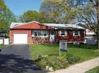 437 Commack Rd, Islip, NY 11751