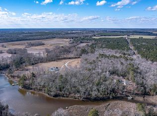 4 Minglewood Ln, Kilmarnock, VA 22482