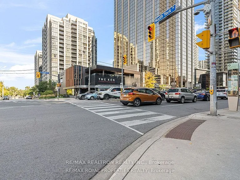 4978 Yonge St #810 — Photo 19