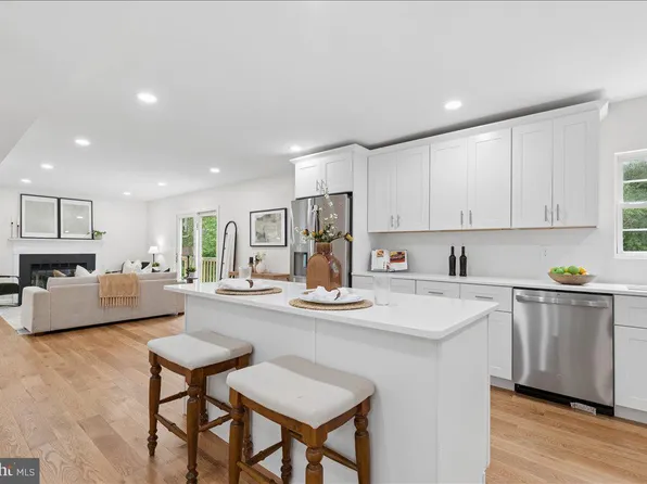 30 Reids Ln, Prince Frederick, MD 20678