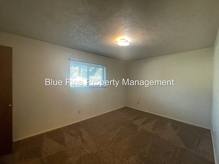 1680 Calkins Ave #3 — Photo 12