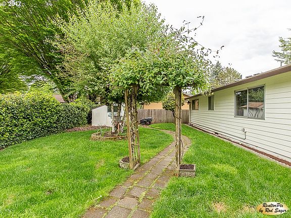 3rd image of 108 NW 82nd St
