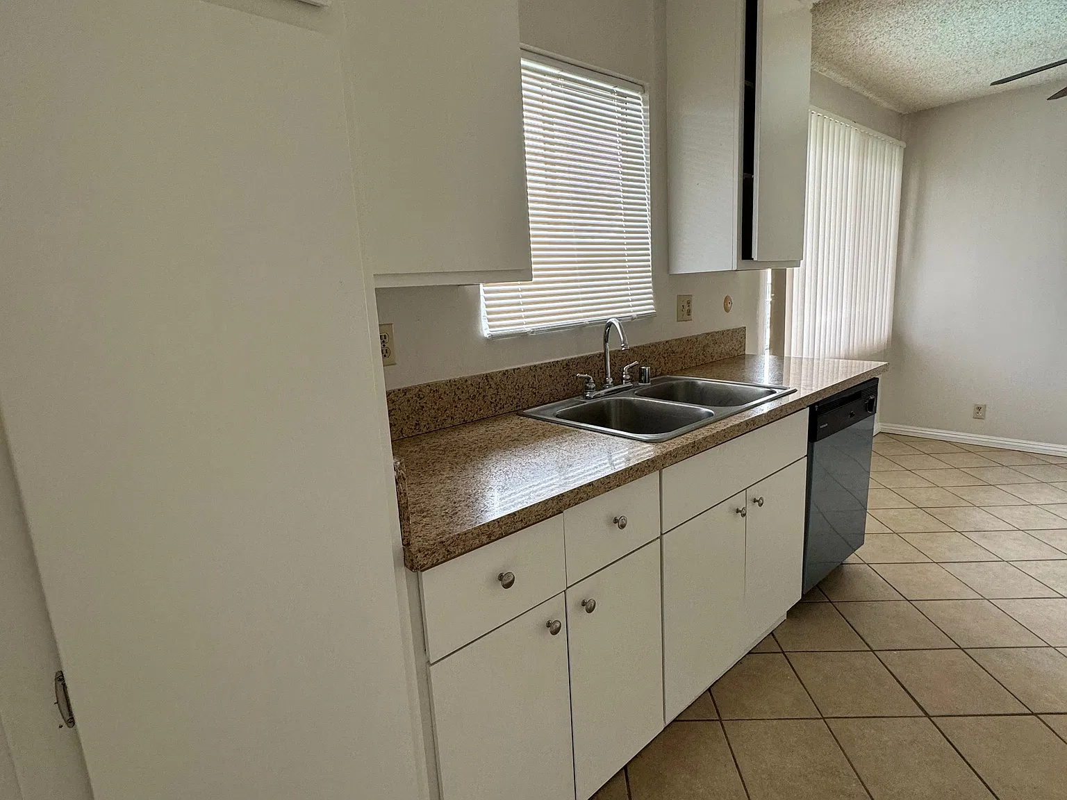 2 bed, 1100 sqft, $2,450 — Photo 3