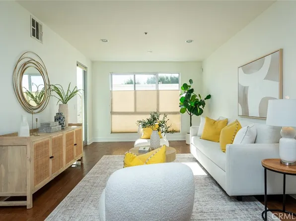 817 N Alfred St APT 205, Los Angeles, CA 90069