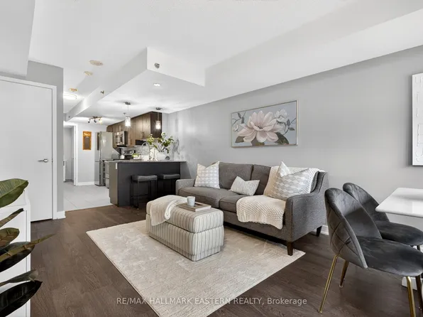 11 Superior Ave #Townhouse 3, Toronto, ON M8V 0A7