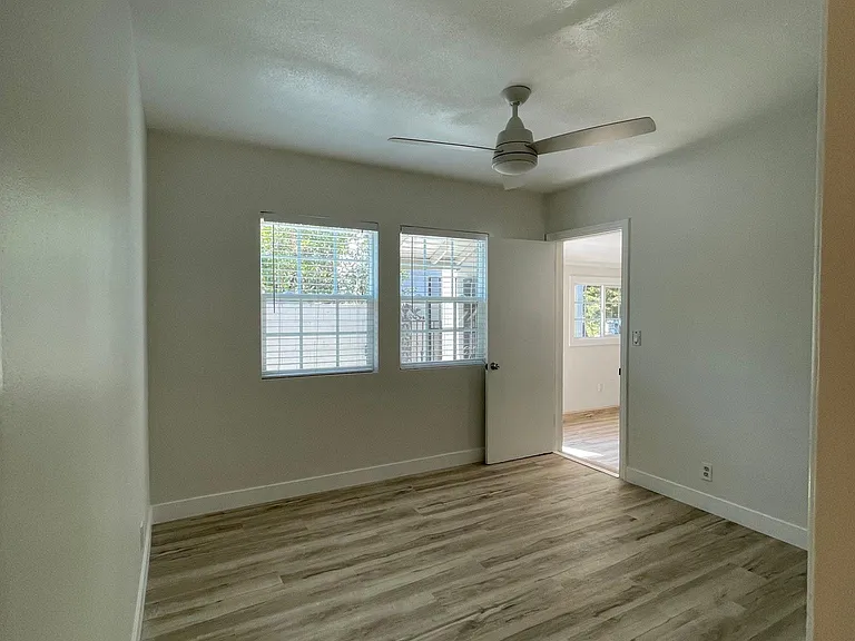 20336 Lorne St #W — Photo 10