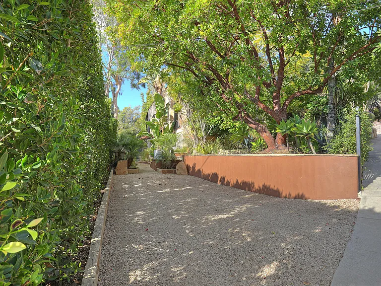 1423 Alta Vista Rd — Photo 4