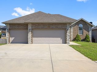 710 E Windmill Dr, Ozark, MO 65721