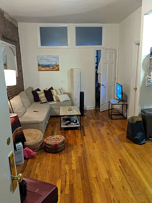 Rented by Dekom Inc. | media 13