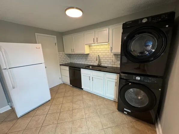 400 E 15th Ave #B4, Columbus, OH 43201