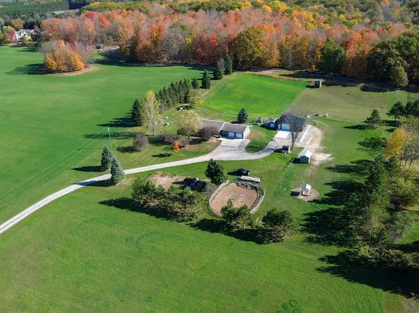 1366 N Bard Rd, Gladwin, MI 48624