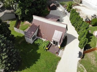 12661 Pleasant Grove Rd, Syracuse, IN 46567