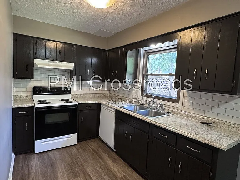 7483 Peachmont Ave NW — Photo 2