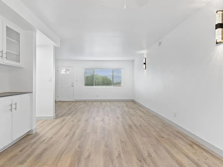 1151 N Peck Ave — Photo 30