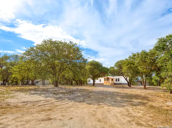 294 Hickory Run, La Vernia, TX 78121