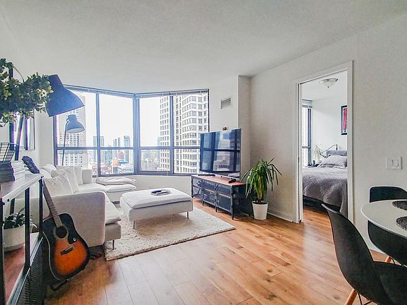 5th image of 405 N Wabash Ave Unit 2404