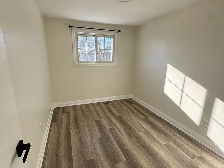 109 Connelly Dr — Photo 20
