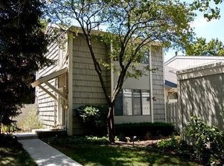 589 Sequoia Trl, Roselle, IL 60172
