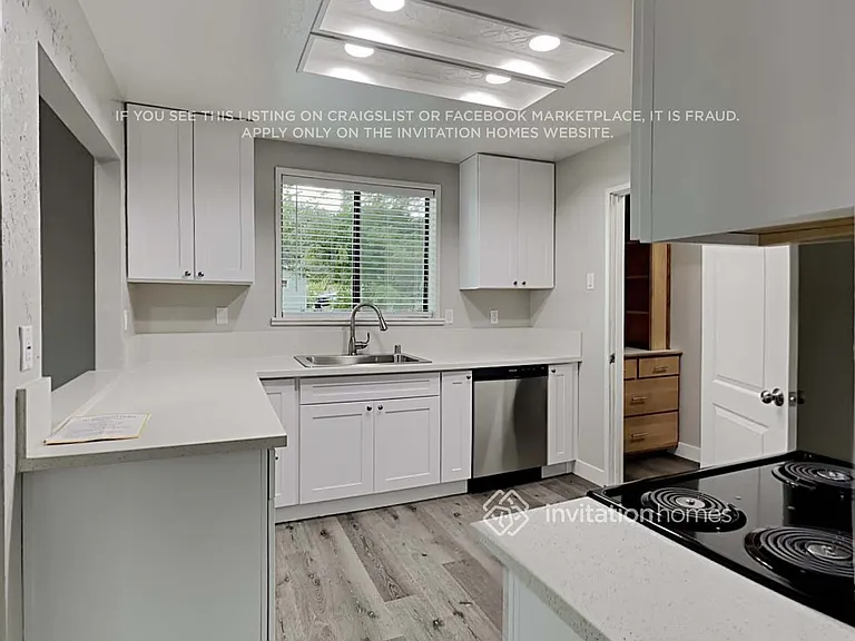2927 Alhambra Dr — Photo 9