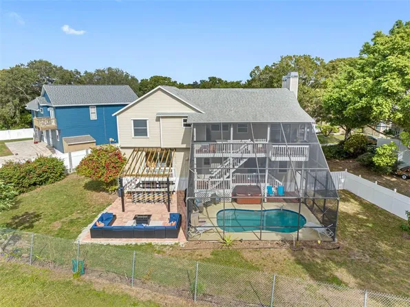 12692 PINEWAY DRIVE, LARGO, FL 33773