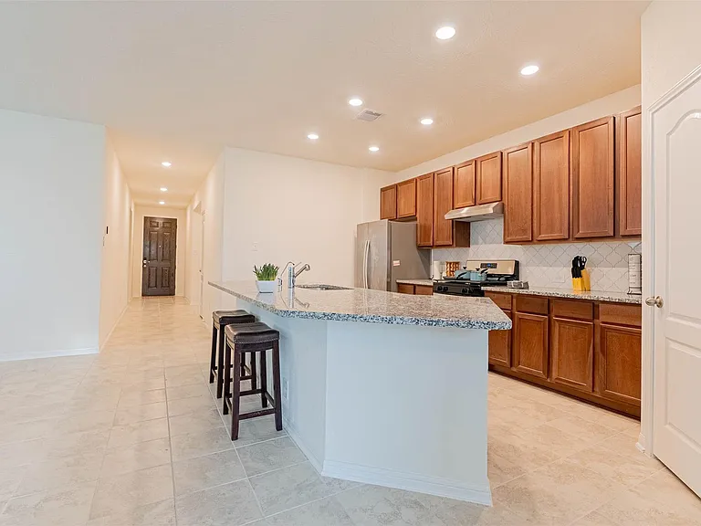 2114 Damasi Ln — Photo 14