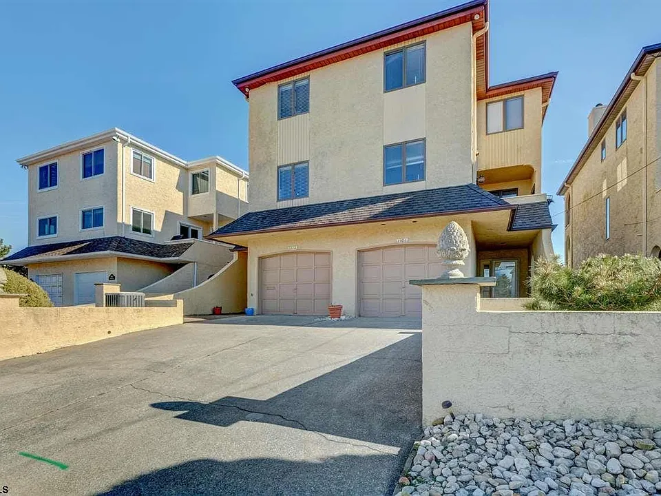 1304 Ocean Ave #1304