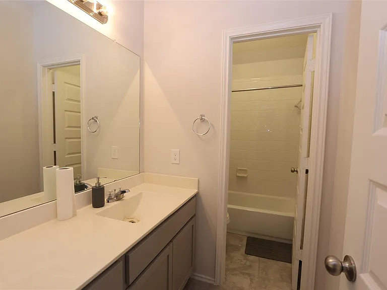 4406 Mooring Cove Ct — Photo 9