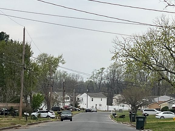 5th image of 3051 Crawford Ave