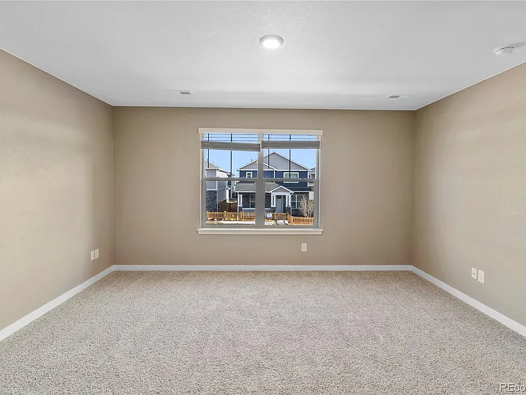 827 N Quatar St — Photo 12