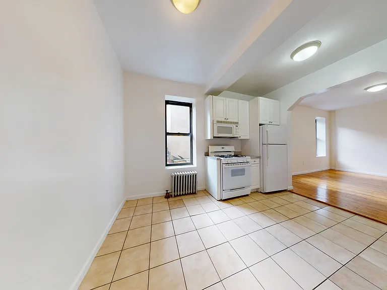 243 E 38th St #3C — Photo 6