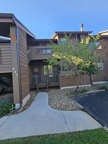 945 Moorings Dr Photo 1