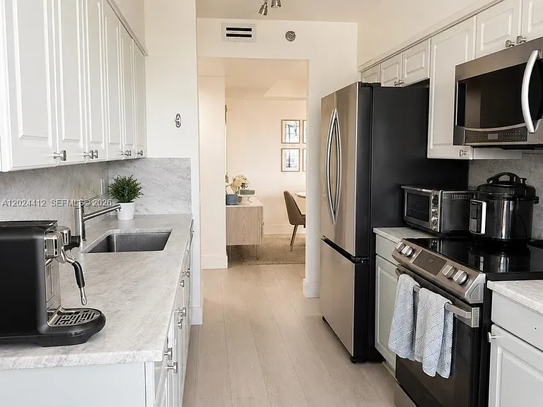3640 Yacht Club Dr #1403 — Photo 10