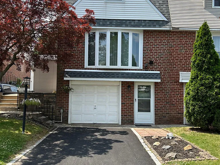 9316 Lansford St — Photo 2